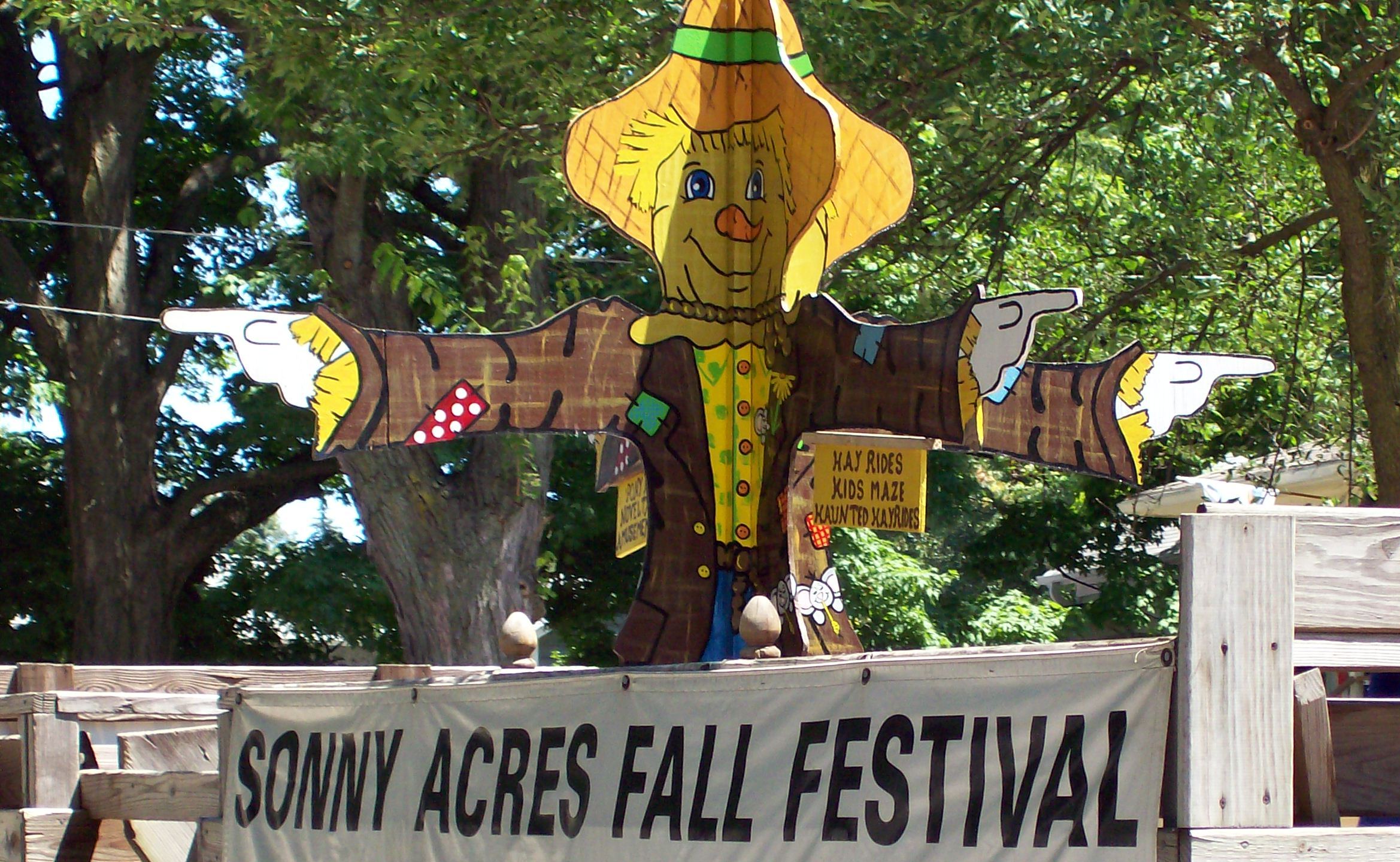 Photo of Sonny Acrea Fall Festival directional sign